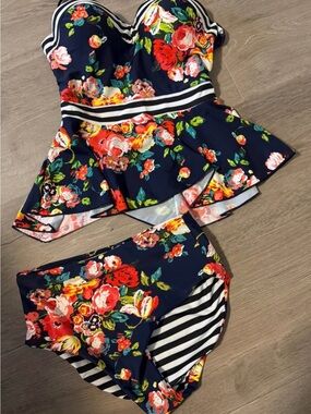 Navy Floral Peplum Tankini Set - Women's Navy Floral Bikini